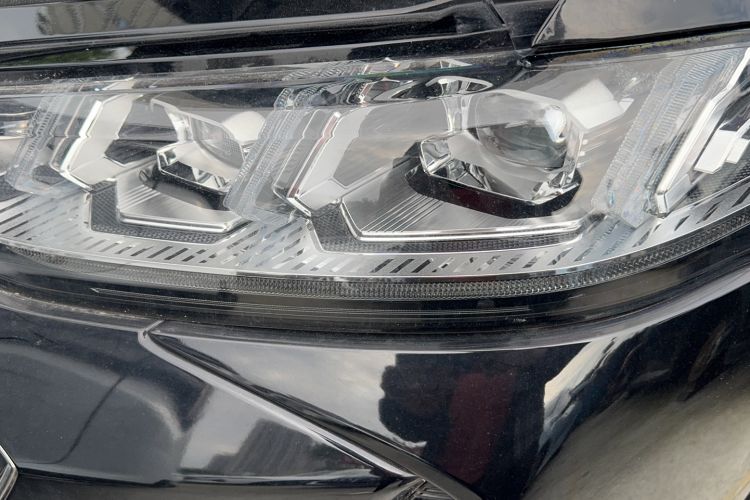 Used Wey Mocha 2021 2.0T Two-Wheel-Drive Ultra-Strong Version Left Front Headlight