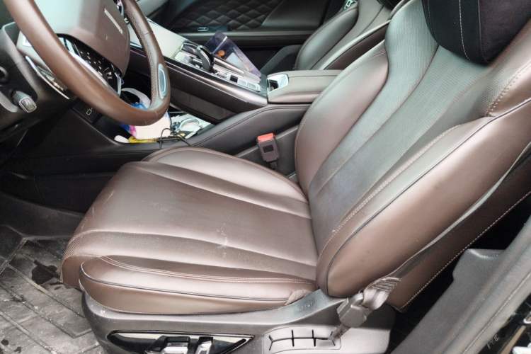 Used Wey Mocha 2021 2.0T Two-Wheel-Drive Ultra-Strong Version Left Front Seat