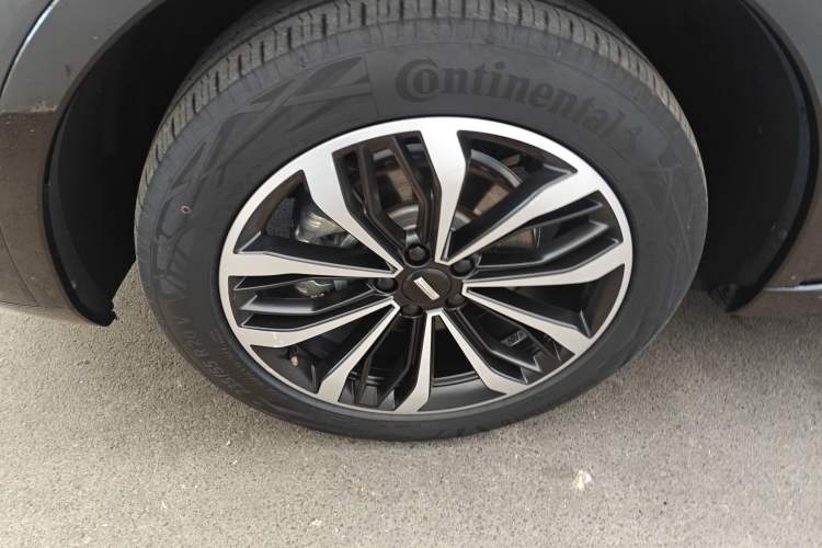 Used Wey Mocha 2021 2.0T Four-Wheel Drive Premium Edition Left Front Wheel Hub