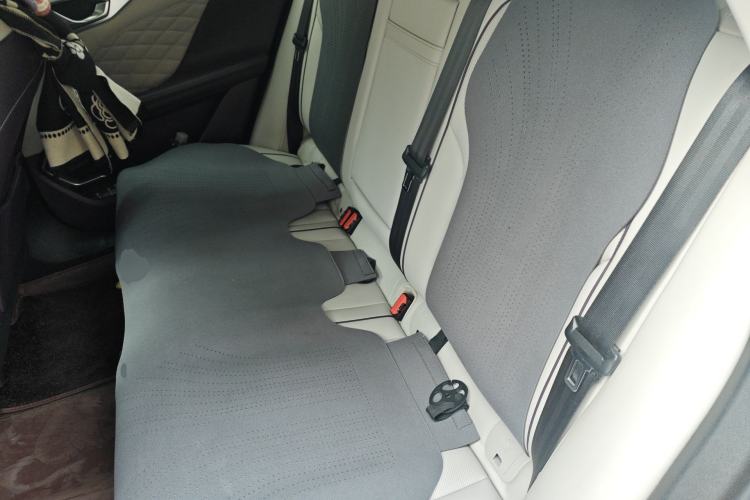 Used Wey Mocha 2021 2.0T Two-Wheel-Drive Ultra-Strong Version Left Rear Seat
