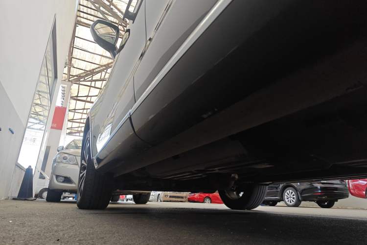 Used Wey Mocha 2021 2.0T Four-Wheel Drive Premium Edition Left Side Sill