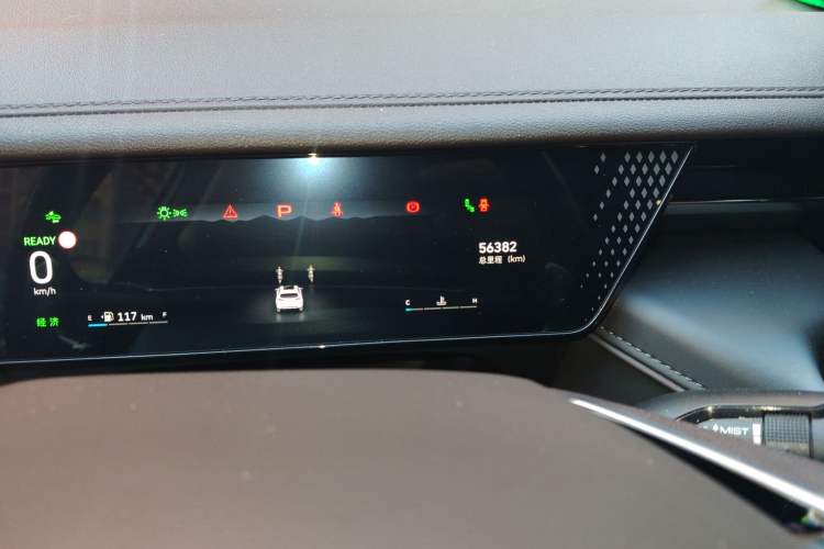 Used Wey Mocha 2021 2.0T Two-Wheel-Drive Premium Edition Odometer Close Up