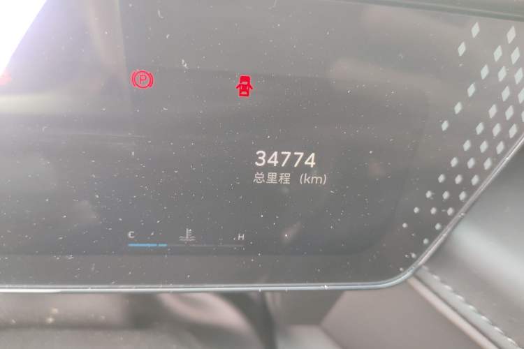 Used Wey Mocha 2021 2.0T Four-Wheel Drive Premium Edition Odometer Close Up