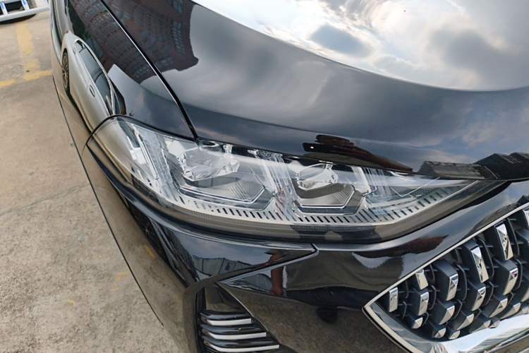Used Wey Mocha 2021 2.0T Two-Wheel-Drive Premium Edition Right Front Headlight