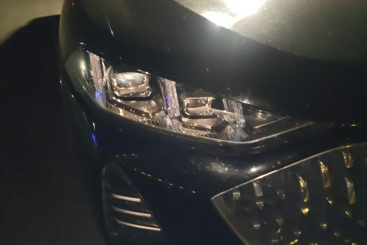 Used Wey Mocha 2021 2.0T Two-Wheel-Drive Ultra-Strong Version Right Front Headlight