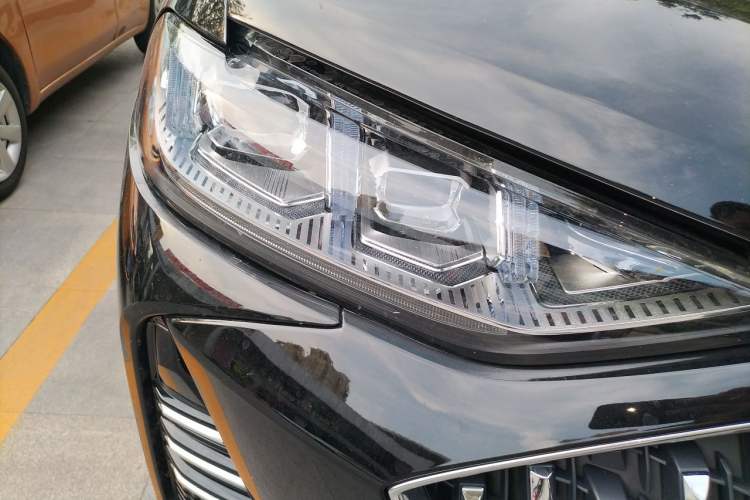 Used Wey Mocha 2021 2.0T Two-Wheel-Drive Ultra-Strong Version Right Front Headlight