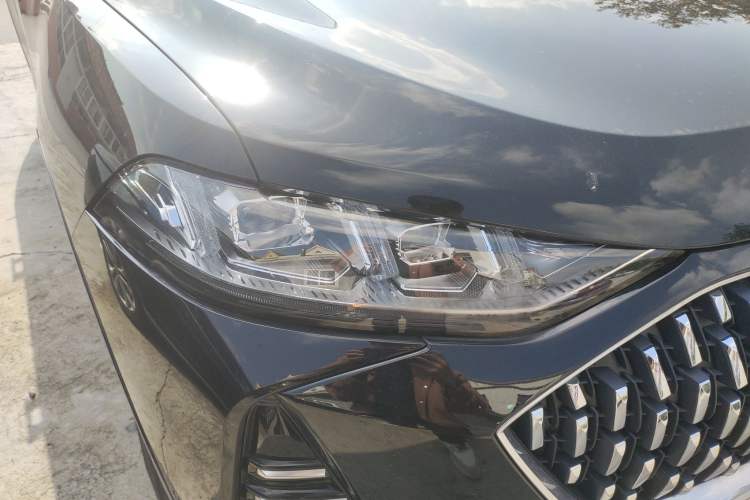 Used Wey Mocha 2021 2.0T Four-Wheel Drive Premium Edition Right Front Headlight