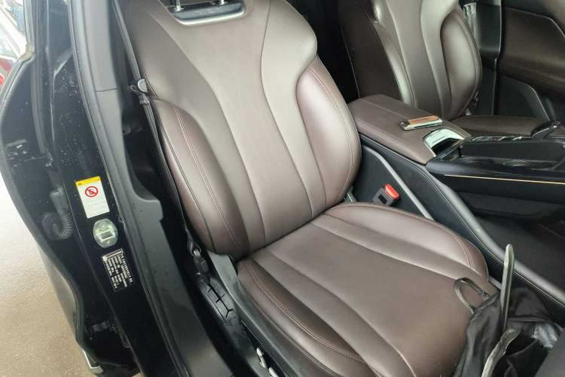 Used Wey Mocha 2021 2.0T Two-Wheel-Drive Ultra-Strong Version Right Front Seat