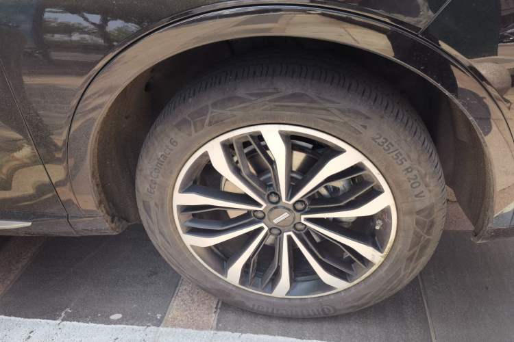 Used Wey Mocha 2021 2.0T Four-Wheel Drive Premium Edition Right Front Wheel Hub