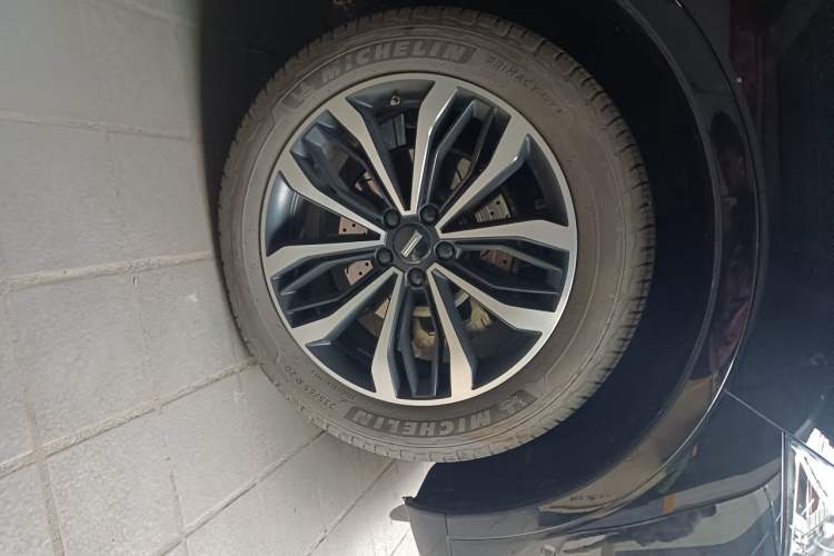 Used Wey Mocha 2021 2.0T Four-Wheel Drive Premium Edition Right Front Wheel Hub