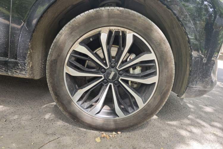 Used Wey Mocha 2021 2.0T Two-Wheel-Drive Premium Edition Right Front Wheel Hub