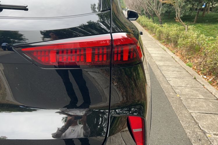 Used Wey Mocha 2021 2.0T Two-Wheel-Drive Premium Edition Right Rear Taillight