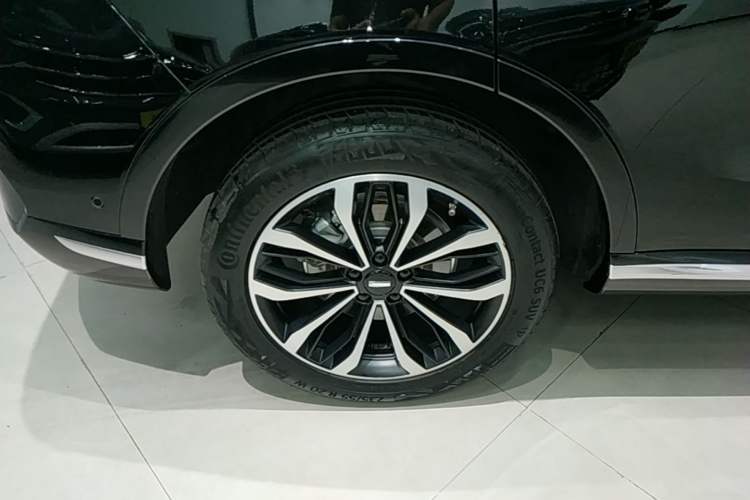 Used Wey Mocha 2021 2.0T Four-Wheel Drive Premium Edition Right Rear Wheel Hub