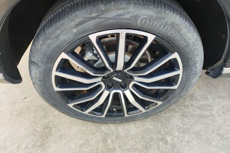 Used Wey Mocha 2021 2.0T Four-Wheel Drive Premium Edition Right Rear Wheel Hub
