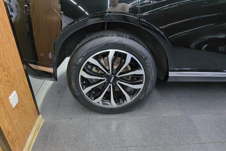 Used Wey Mocha 2021 2.0T Two-Wheel-Drive Ultra-Strong Version Right Rear Wheel Hub