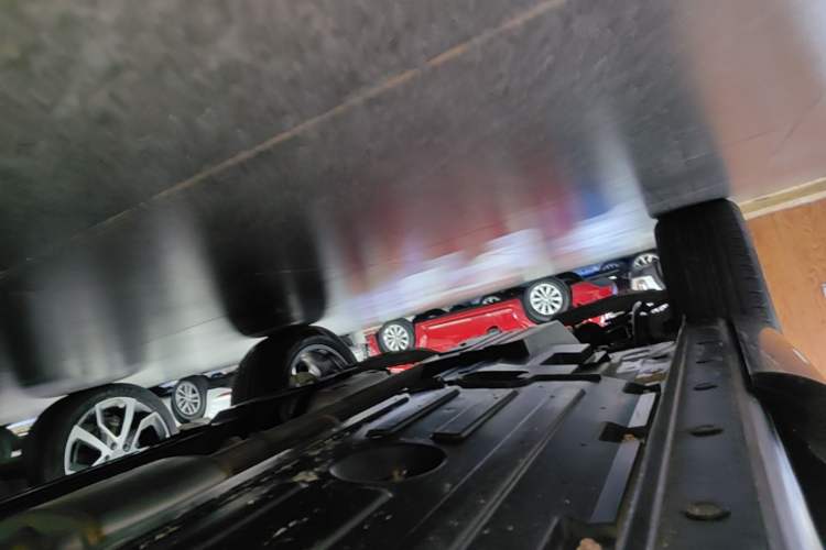 Used Wey Mocha 2021 2.0T Two-Wheel-Drive Ultra-Strong Version Right Side Sill