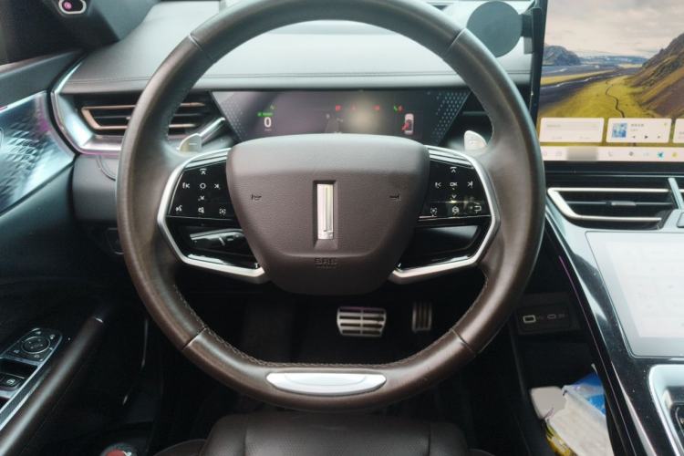 Used Wey Mocha 2021 2.0T Two-Wheel-Drive Ultra-Strong Version Steering Wheel