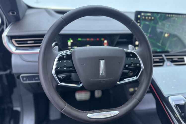 Used Wey Mocha 2021 2.0T Two-Wheel-Drive Ultra-Strong Version Steering Wheel