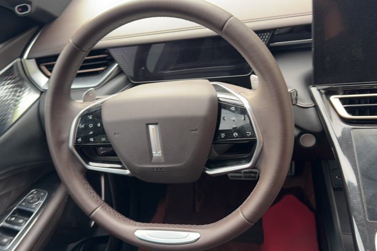 Used Wey Mocha 2021 2.0T Two-Wheel-Drive Ultra-Strong Version Steering Wheel