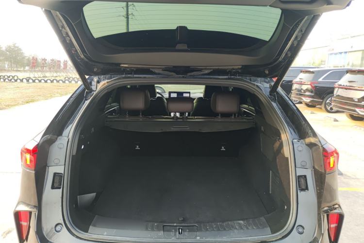 Used Wey Mocha 2021 2.0T Four-Wheel Drive Premium Edition Trunk