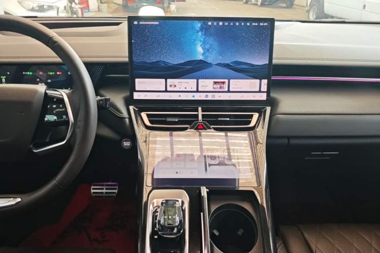 Used Wey Mocha 2021 2.0T Two-Wheel-Drive Premium Edition Audio And AC Panel