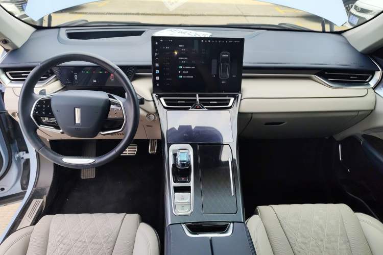 Used Wey Mocha 2021 2.0T Four-Wheel Drive Premium Edition Audio And AC Panel