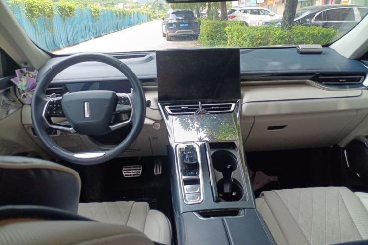 Used Wey Mocha 2021 2.0T Two-Wheel-Drive Premium Edition Center Console