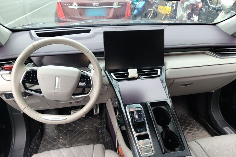 Used Wey Mocha 2021 2.0T Two-Wheel-Drive Premium Edition Center Console