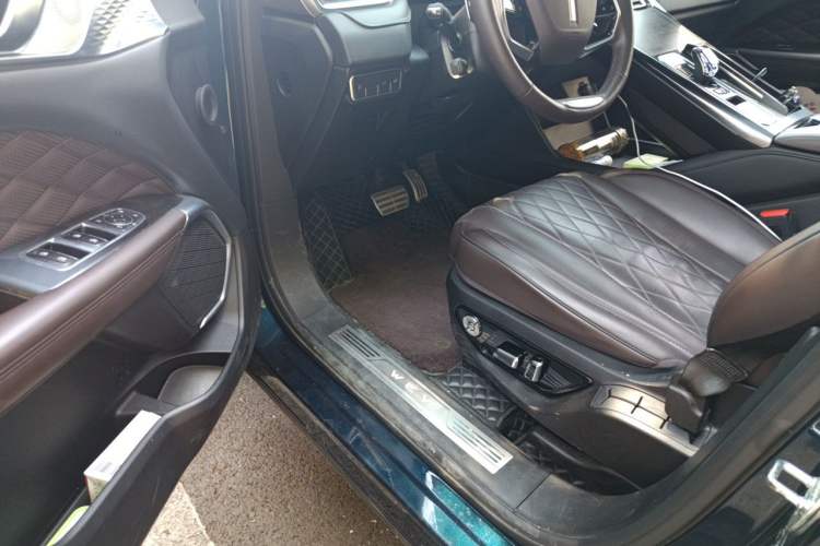 Used Wey Mocha 2021 2.0T Two-Wheel-Drive Premium Edition Driver Seat