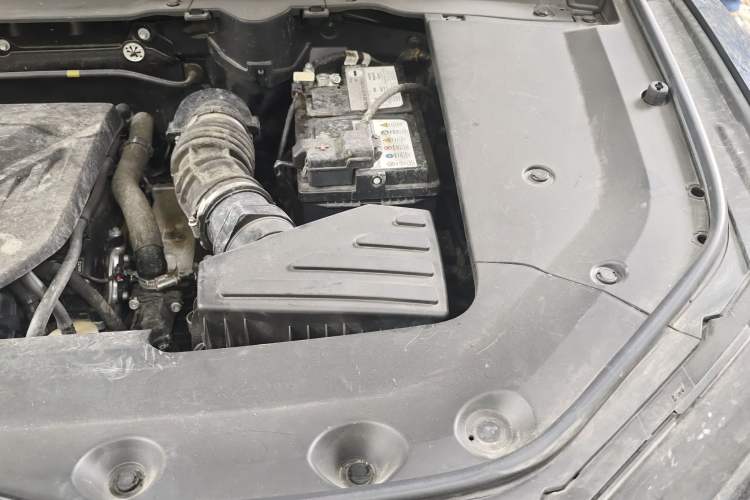 Used Wey Mocha 2021 2.0T Two-Wheel-Drive Premium Edition Engine Bay Left