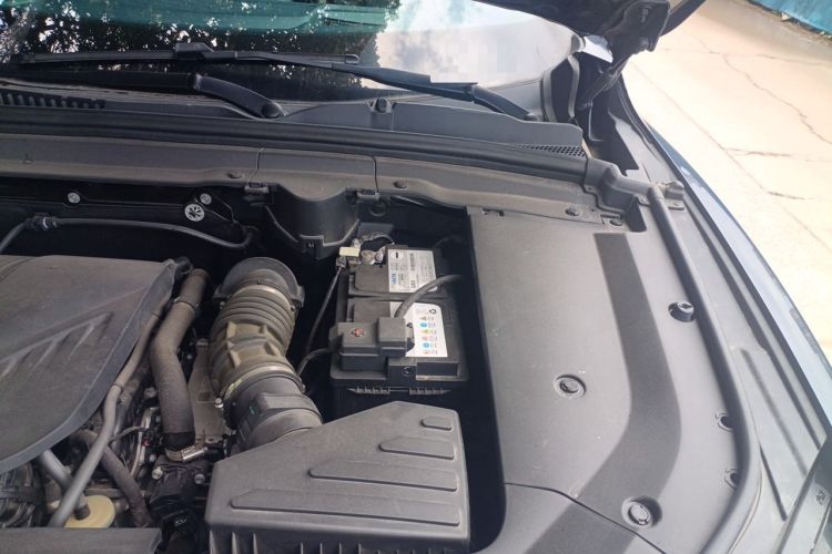 Used Wey Mocha 2021 2.0T Two-Wheel-Drive Premium Edition Engine Bay Left