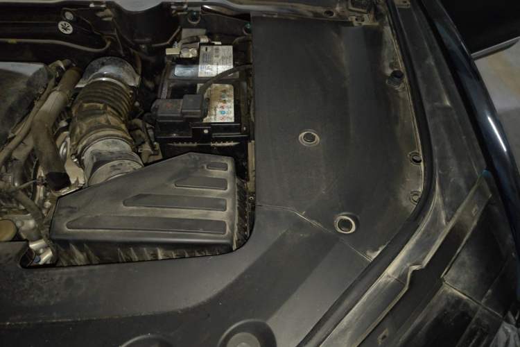 Used Wey Mocha 2021 2.0T Two-Wheel Drive Special Edition Engine Bay Left