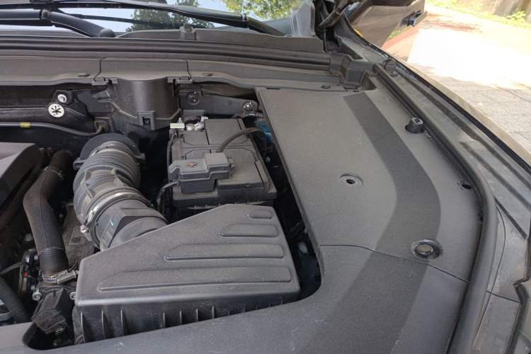 Used Wey Mocha 2021 2.0T Two-Wheel-Drive Premium Edition Engine Bay Left