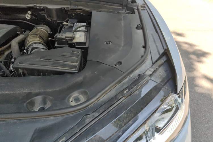 Used Wey Mocha 2021 2.0T Two-Wheel-Drive Premium Edition Engine Bay Left