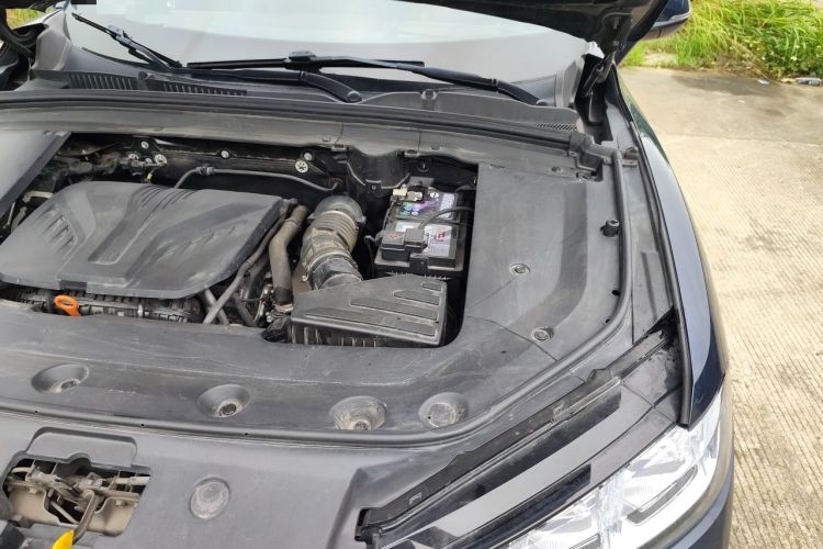 Used Wey Mocha 2021 2.0T Two-Wheel-Drive Premium Edition Engine Bay Left