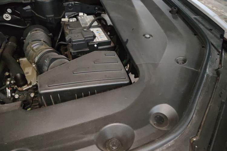 Used Wey Mocha 2021 2.0T Two-Wheel-Drive Premium Edition Engine Bay Left