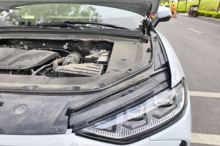 Used Wey Mocha 2021 2.0T Two-Wheel-Drive Premium Edition Engine Bay Left
