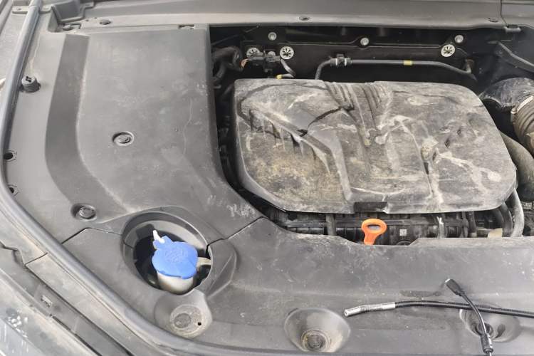 Used Wey Mocha 2021 2.0T Two-Wheel-Drive Premium Edition Engine Bay Right