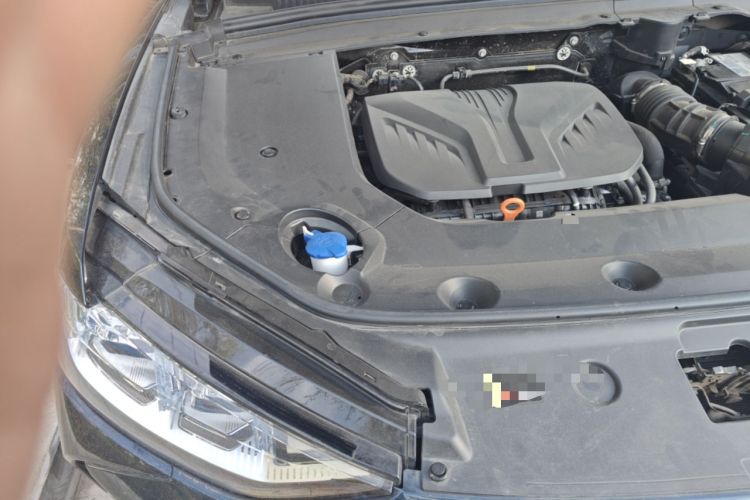 Used Wey Mocha 2021 2.0T Four-Wheel Drive Premium Edition Engine Bay Right