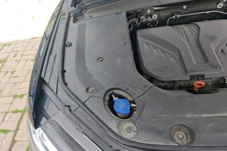Used Wey Mocha 2021 2.0T Two-Wheel-Drive Premium Edition Engine Bay Right