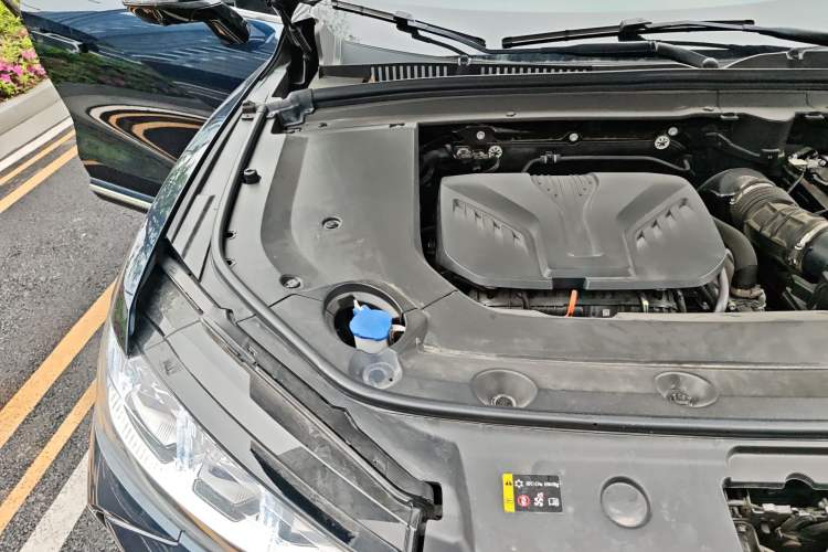 Used Wey Mocha 2021 2.0T Two-Wheel-Drive Ultra-Strong Version Engine Bay Right