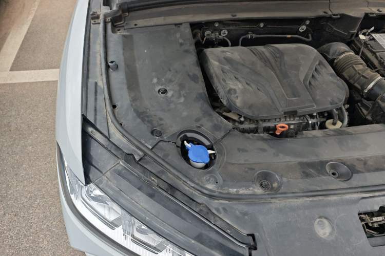 Used Wey Mocha 2021 2.0T Two-Wheel-Drive Ultra-Strong Version Engine Bay Right
