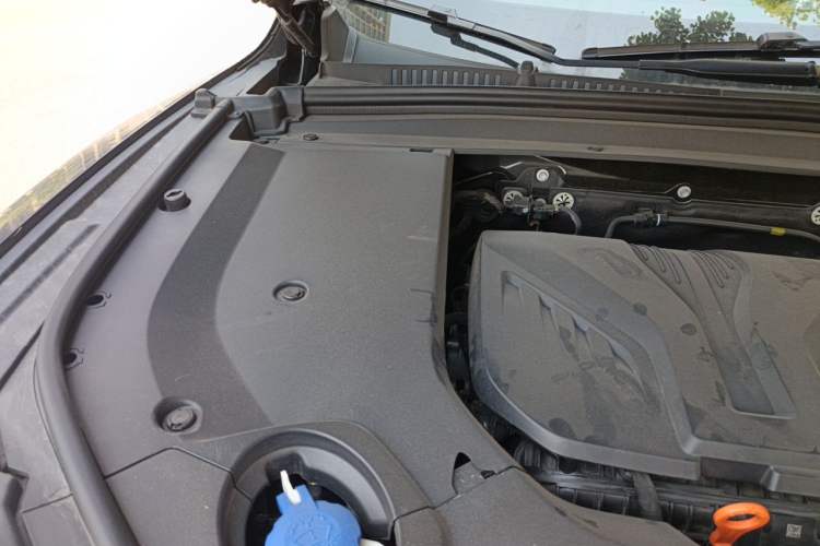 Used Wey Mocha 2021 2.0T Two-Wheel-Drive Premium Edition Engine Bay Right