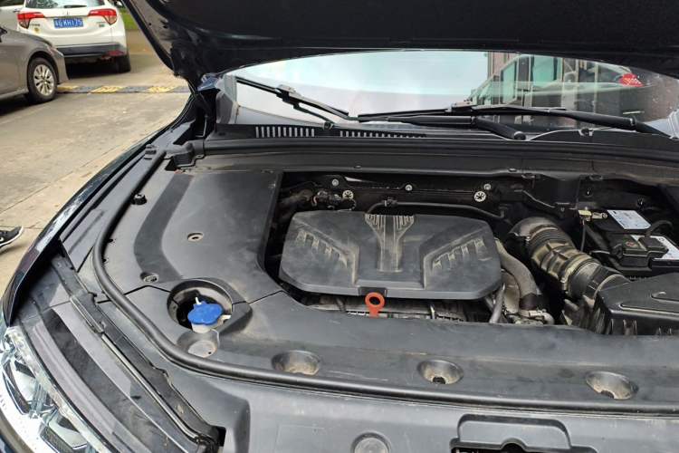 Used Wey Mocha 2021 2.0T Four-Wheel Drive Premium Edition Engine Bay Right