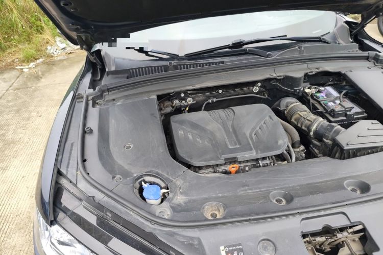 Used Wey Mocha 2021 2.0T Two-Wheel-Drive Premium Edition Engine Bay Right