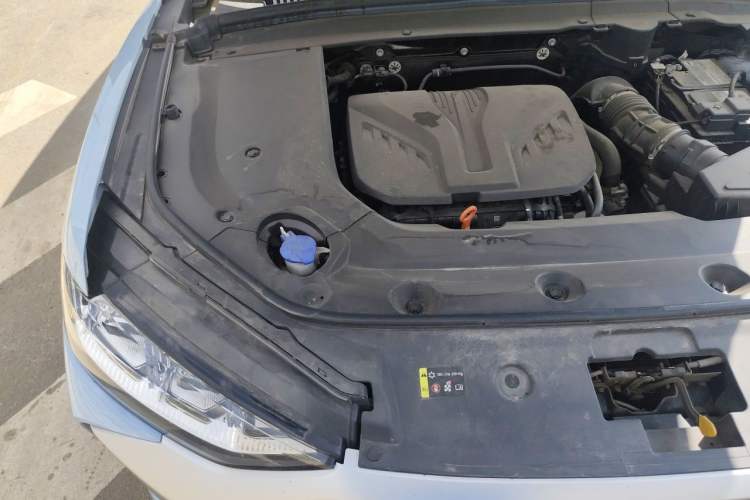 Used Wey Mocha 2021 2.0T Two-Wheel-Drive Premium Edition Engine Bay Right