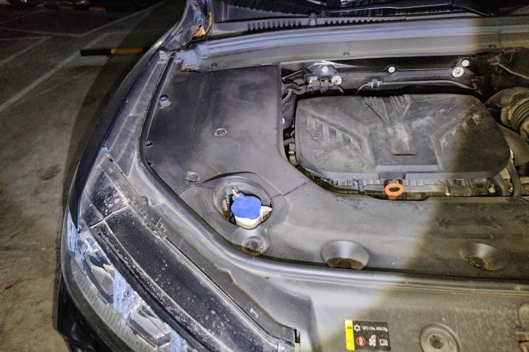 Used Wey Mocha 2021 2.0T Four-Wheel Drive Premium Edition Engine Bay Right