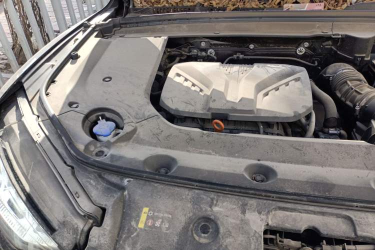 Used Wey Mocha 2021 2.0T Two-Wheel-Drive Premium Edition Engine Bay Right
