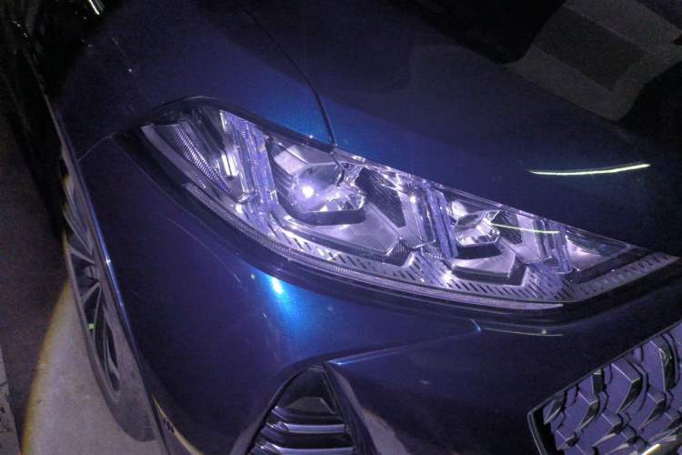 Used Wey Mocha 2021 2.0T Two-Wheel-Drive Premium Edition Exterior 6