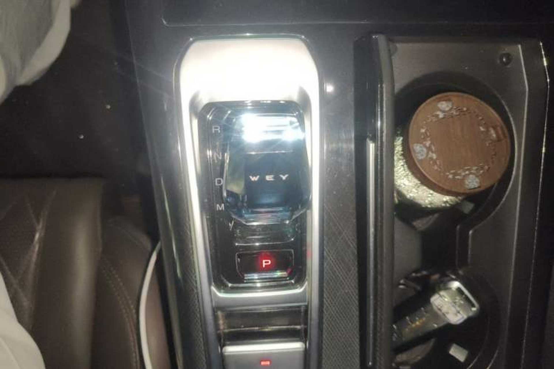 Used Wey Mocha 2021 2.0T Two-Wheel-Drive Premium Edition Gear Lever
